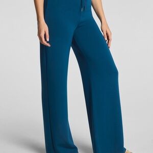 Flash Sale 🎉New SPANX Air Essential Wide Leg Pant